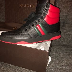 Women’s Gucci sz.41 .5/ Men’s sz. 9.5